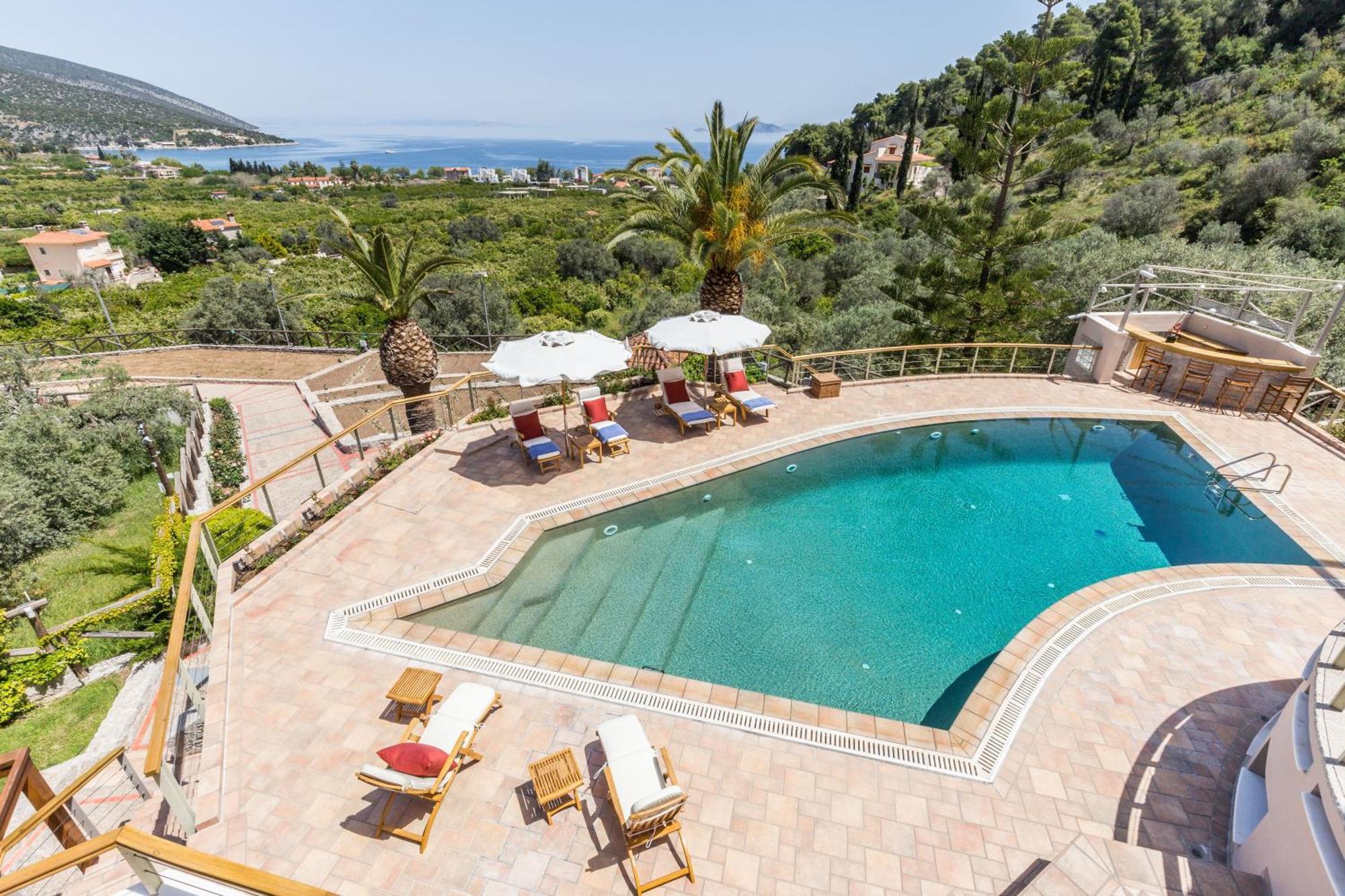 Voukamvilia Junior In Epidavros Shared Pool Apartment
